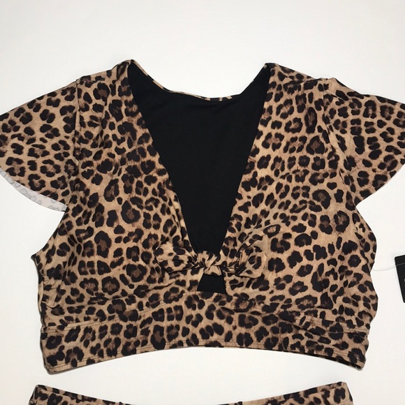 Last 1❗️Torrid Leopard swimsuit  bikini top only - Picture 7 of 10